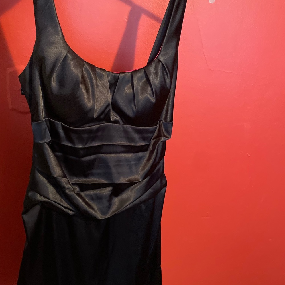 Simple Black dress - Picture 4 of 4